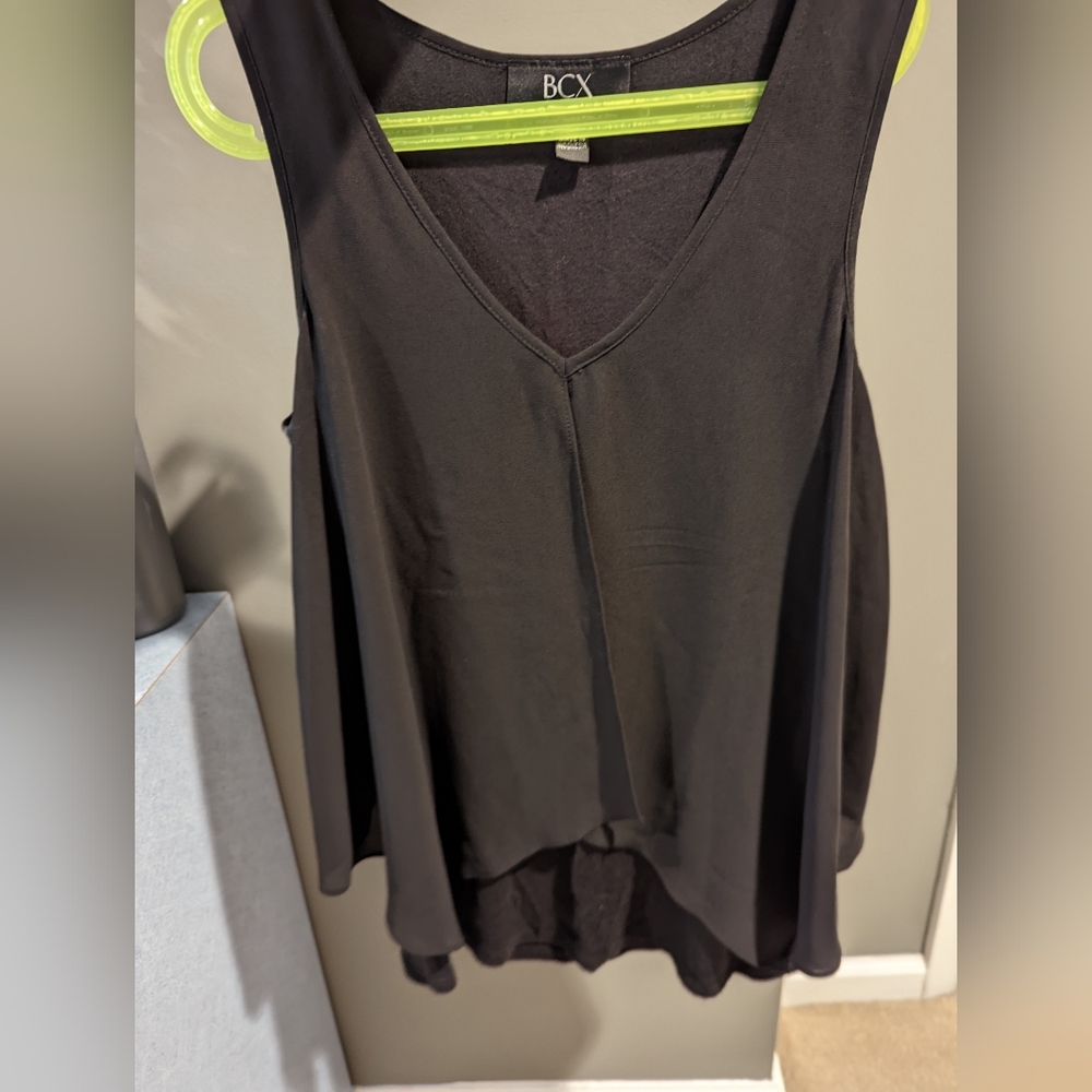 Black sleeveless flowy blouse